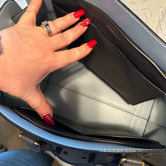 Two tone Burberry buckle bag - Picture 3 of 6